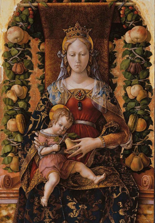 Carlo Crivelli, la sfericità, la pienezza scultorea dei colori nei dipinti della Madonna con Bambino