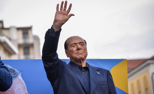 Berlusconi e il suo riscatto d'immagine, conseguenze di un modello che si sgretola